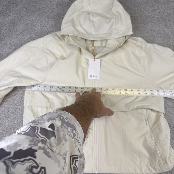 Quince Wind proof Light Weight Hooded Jacket Tofu L NWT - Picture 4 of 9